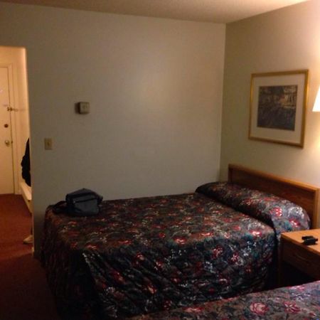 Super 9 Motel Albion Kültér fotó