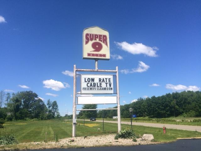 Super 9 Motel Albion Kültér fotó